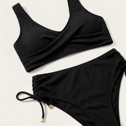 Bikini dwuczęściowe – Top z krzyżowaniem i majtki z wiązaniem po bokach