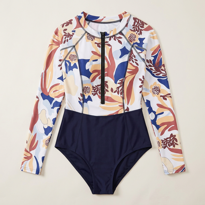 Damski strój kąpielowy typu rash guard – Stójka i wzorzysta góra