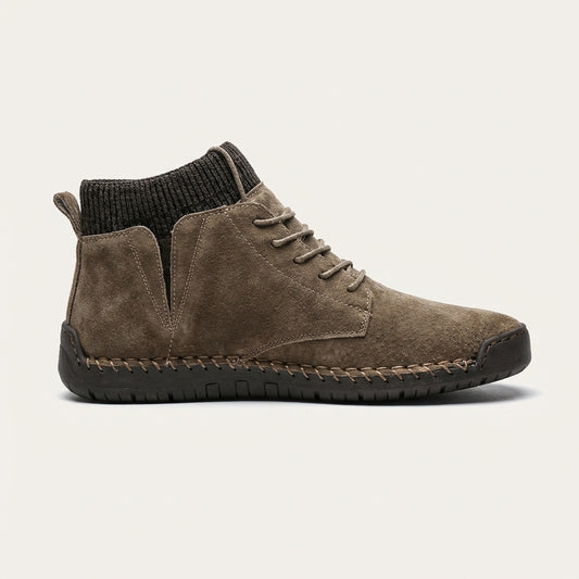 Męskie buty – Uchwyt na pięcie i sznurowane zapięcie