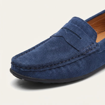 Buty męskie wsuwane – Detal typu penny loafer i wypustki na podeszwie