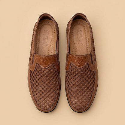 Buty męskie wsuwane – Perforowane panele i teksturowane nakładki