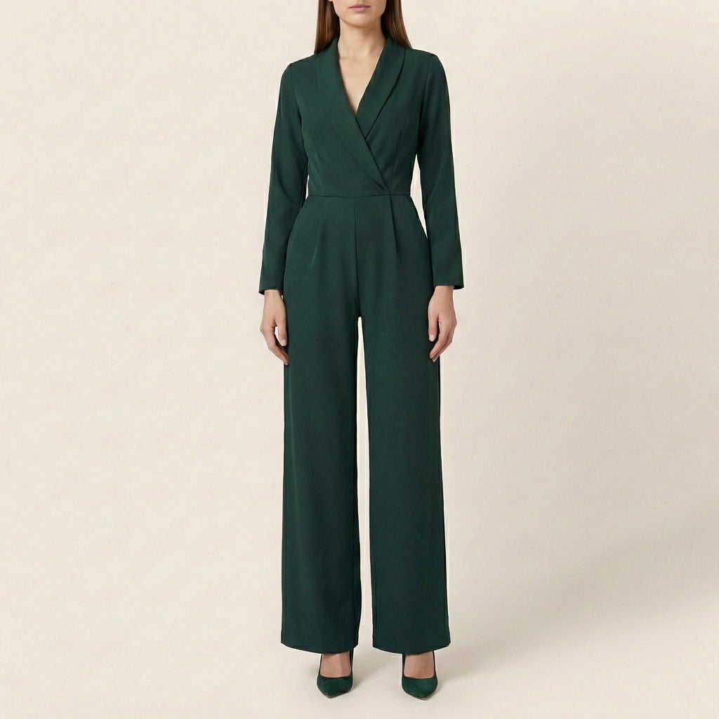 Kombinezon damski o kroju kopertowym – Dekolt V i prosty krój
