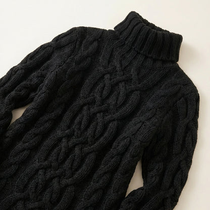 Damski sweter z wysokim kołnierzem – Wzór z warkoczami