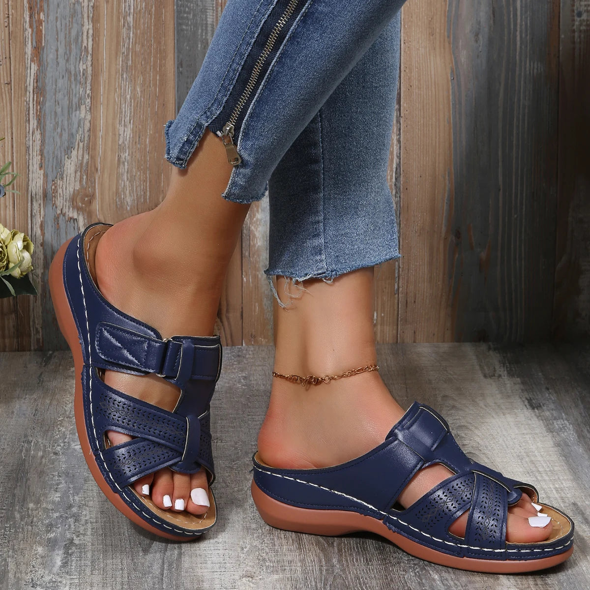 Wygodne ortopedyczne sandały damskie z regulowanymi paskami 4